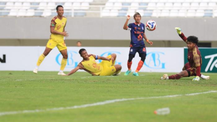 Penampilan Kiper Sriwijaya FC M Zaenuri Tuai Pujian, Sukses Bikin Frustasi Bomber Sumsel United
