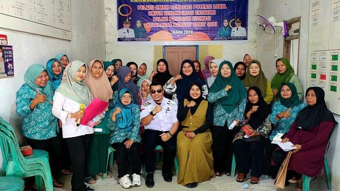 Tingkatkan Kemandirian Ekonomi, Kelurahan Bukit Sari OKU Timur Gelar Pemberdayaan Ibu Rumah Tangga