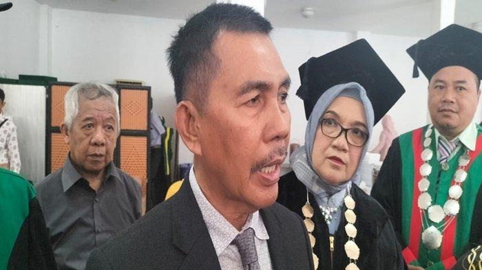 Ishak Mekki Hadiri Wisuda Uniski, Sebanyak 124 Mahasiswa Diwisuda dan Ada Meraih Predikat Cum Laude