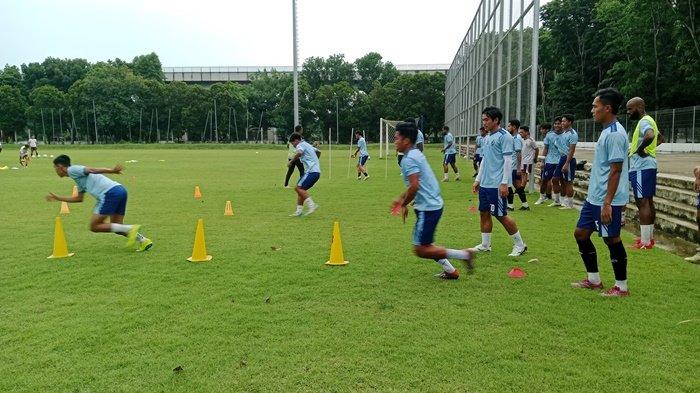 Jelang Pertandingan, Coach Hendri Suliso Sebut Ada Progres pada Striker dan Pertahanan Sriwijaya FC