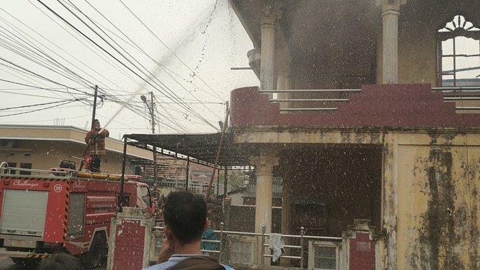 Dua Rumah Terbakar di Banten 6 Plaju Palembang, Belasan Anak-anak Kehilangan Tempat Belajar Ngaji