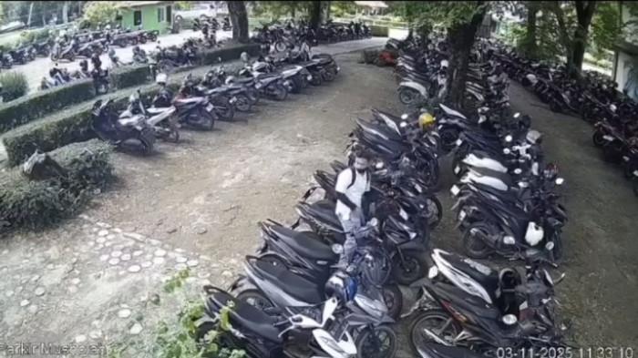 Tampang Terduga Pelaku Curanmor di Kampus Unsri Indralaya Ogan Ilir, Aksinya Terekam CCTV