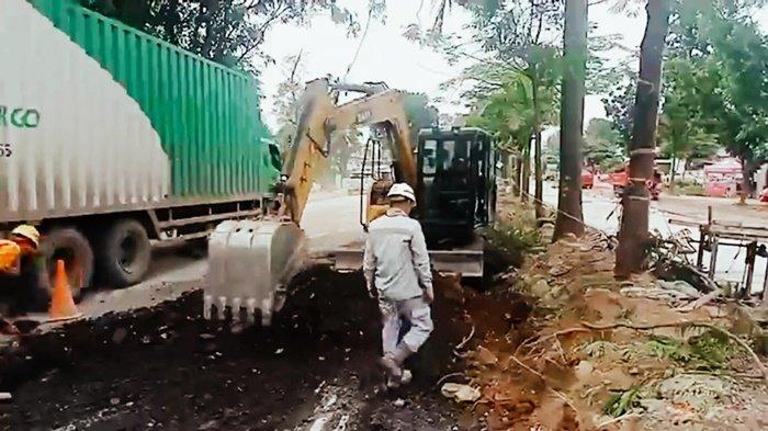 Terjebak Macet, Hindari Melintas Jalan Soekarno Hatta Simpang Flyover KM 10, Ada Pekerjaan Jalan