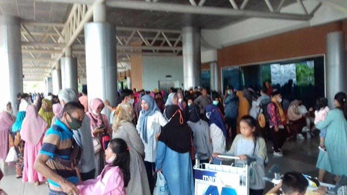 Calon Jemaah Umroh Mulai Diterbangkan Melalui Bandara SMB II