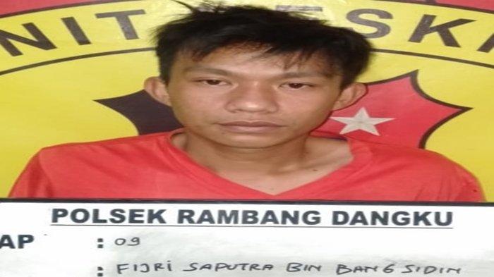 Marah Ditegur tak Pakai Helm Standar Proyek, Pekerja di Muara Enim Pukul TKA China Pakai Skop