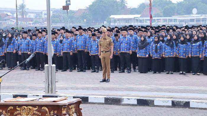 PELANTIKAN PPPK - Pemerintah Kota (Pemkot) hari ini melantik Pegawai Pemerintah dengan Perjanjian Kerja (PPPK) Tahap II Formasi Tahun Anggaran 2024, serta Calon Pegawai Negeri Sipil (CPNS) lulusan IPDN Tahun Anggaran 2025, sebanyak 1.560 peserta di BKB, Senin (13/10/2025).