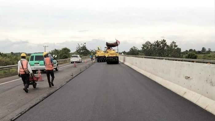 Pengendara Keluhkan Kerusakan Jalan Tol Kayuagung-Palembang, WST: Perbaikan Sedang Berlangsung