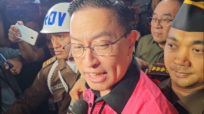 Profil Tom Lembong, Masih Tersenyum usai Resmi jadi Tersangka Korupsi Impor Gula, Punya Utang Segini