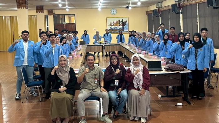 PPK ORMAWA - Program PPK Ormawa UKM MARS bukan sekadar reboisasi, tapi juga wujud nyata kepedulian mahasiswa terhadap lingkungan, memperkuat gotong royong, dan membangun kesadaran hijau di tengah masyarakat.