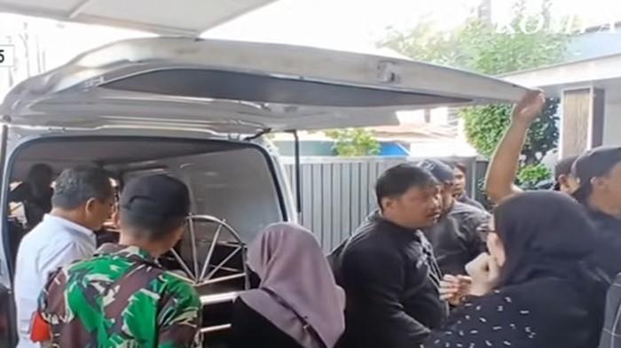 REKONSTRUKSI - Tangkapan layar KompasTv. Rekonstruksi Anak Bunuh Ibu Kandung di Medan Berlangsung 6 Jam