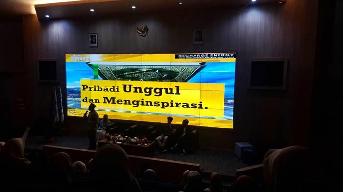 KAJIAN ISLAMI - Lewat kajian Recharge Energy: Let Allah Handle It, para pembicara mengajak mahasiswa UIN Raden Fatah Palembang untuk menenangkan hati, menyerahkan lelah kepada Allah, dan menemukan kembali sumber kekuatan sejati. Suasana haru dan hangat menyelimuti Auditorium Perpustakaan Pusat Kampus B.