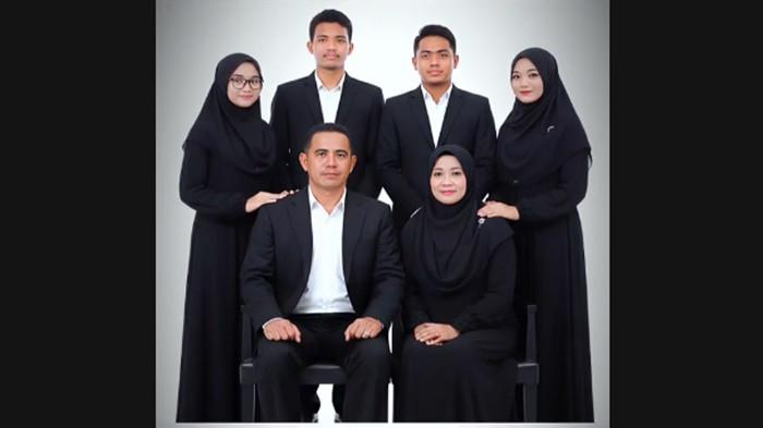 Teks prompt AI Gemini foto keluarga 2