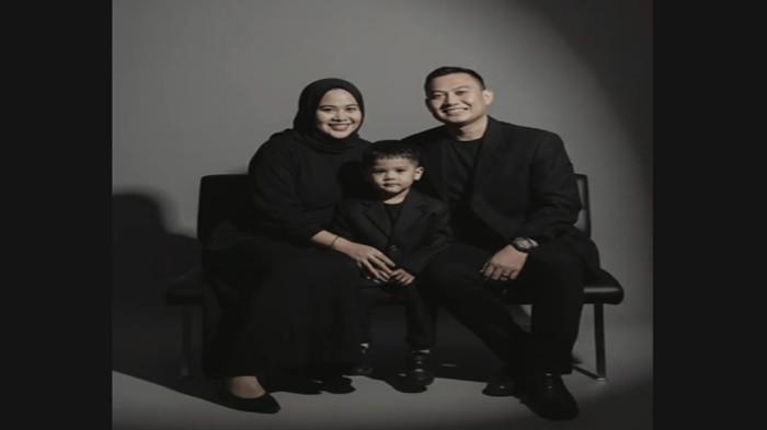Teks prompt AI Gemini foto keluarga 3