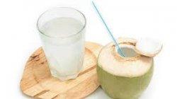 Inilah 5 Manfaat Air Kelapa untuk Kecantikan Kulit, Membuat Kulit Awet Muda & Hilangkan Flek Hitam