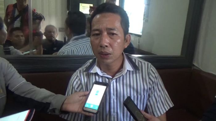 Teguh Ditangkap KPK saat Turun dari Pesawat Pulang Haji di Bandara SMB II Palembang. Ini Kasusnya