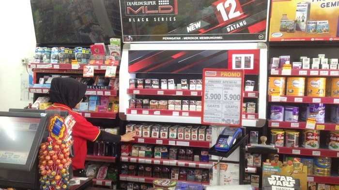 Masuk ke Alfamart Masih Pakai Helm, Dua Pemuda Ini Ternyata Perampok, Kasir tak Berdaya