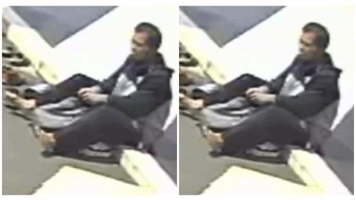 ANAK EKS WALI KOTA - Aksi pencurian sepatu jemaah terekam CCTV yang terjadi di kawasan Masjid Raya At-Taqwa, Jalan RA Kartini, Kota Cirebon, Jawa Barat, Senin (6/10/2025) siang. Pelaku ternyata anak eks Wali Kota Cirebon yang dipenjara karena kasus korupsi.