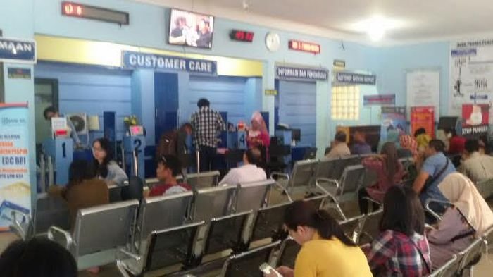 Pemohon Paspor Kecele Karena tidak Kebagian Nomor Antri