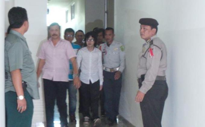 Usai Sidang, Dul dan Dhani tak Komentar