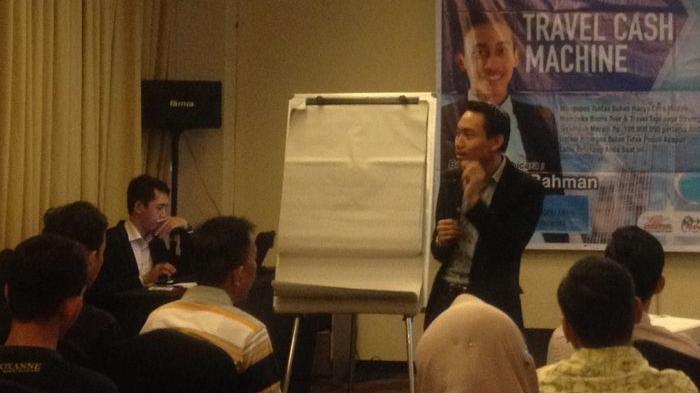 Bisnis Tour and Travel Via Smartphone Beromset Miliar Rupiah Per Bulan