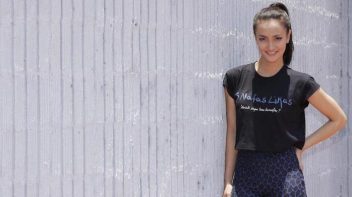 Pasangan Hasiholan-Rio Dewanto Berkelahi