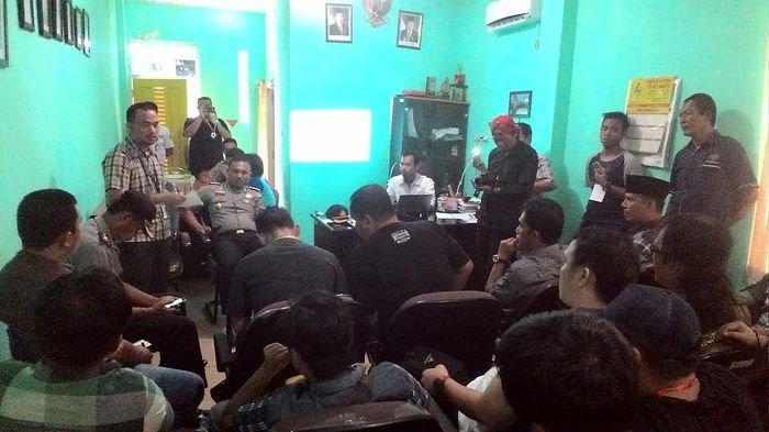 Jika Poin Ini tidak Dipenuhi, Masyarakat Minta Manajer PLN OKU Selatan Mundur