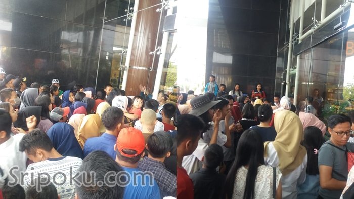 Warga Palembang Sampai Banjiri OPI Mall Ikut Audisi Pesbukers Mencari Bakat #2