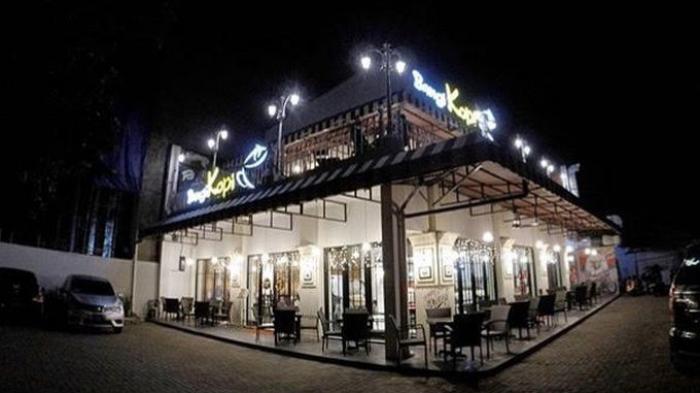 Nyantai Sambil Ngopi di Bangi Kopitiam