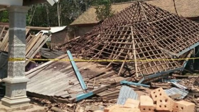 Astaghfirullah! Dua Desa di OKI Bentrok, Robohkan Rumah hingga Satu Orang Tewas Mengenaskan!