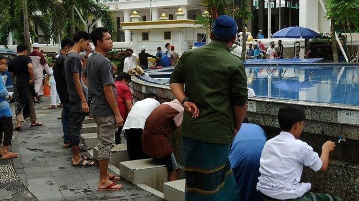 Diancam Siksa Kubur, Hati-hati Jika Sering Membasuh Bagian Tubuh Ini Tidak Benar & Bersih saat Wudhu