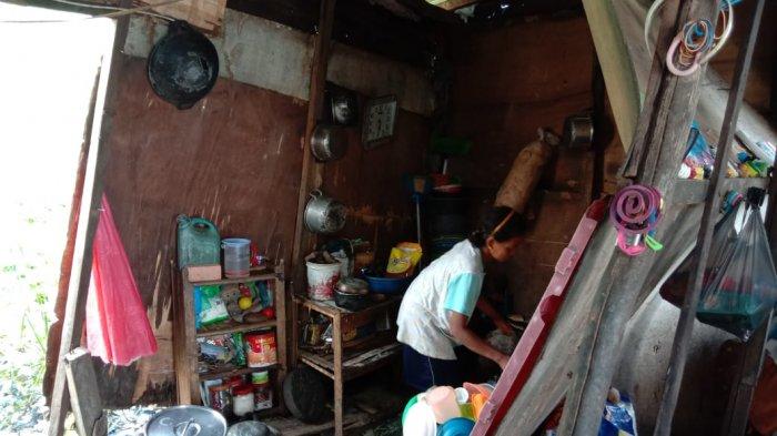 Cerita Bik Rojak, Penderita Epilepsi Tinggal di Rumah Hampir Roboh di Banten 6 Palembang
