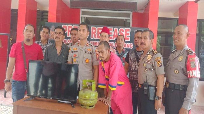 Demi Keluarga Bisa Nonton Televisi, Boim Nekat Bobol Sekolah, Kini Betisnya Kena Tembak