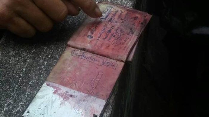 Ditemukan Buku Bersimbah Darah di Lokasi Ledakan Kampung Melayu, Tulisan Di Dalamnya Bikin Kaget