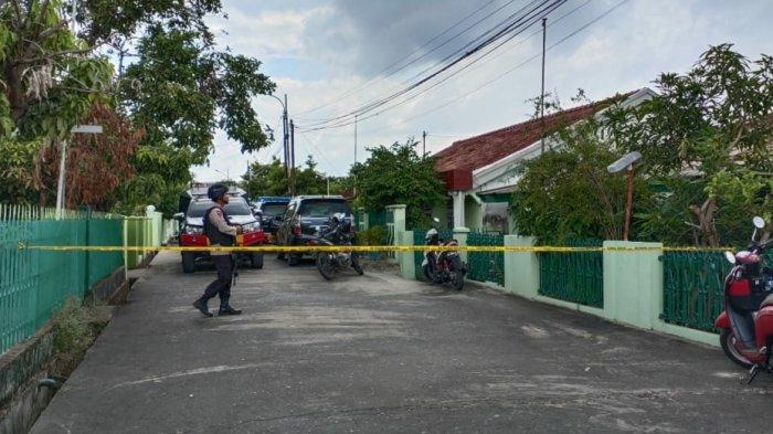 Polisi Larang Warga Masuk ke Kompleks Sederhana Jalan Sersan Sani Palembang karena Isu Temuan Bom