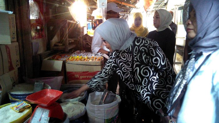 Harga Beras Melambung, Beras Medium Bulog Jadi Primadona