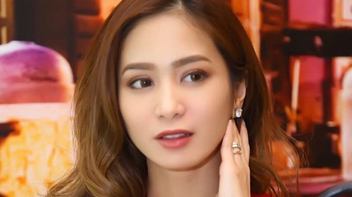 Ramai Karena Pindah Agama dan Nikah Diam-diam, Bunga Zainal Mulai Ungkap Identitas Suaminya