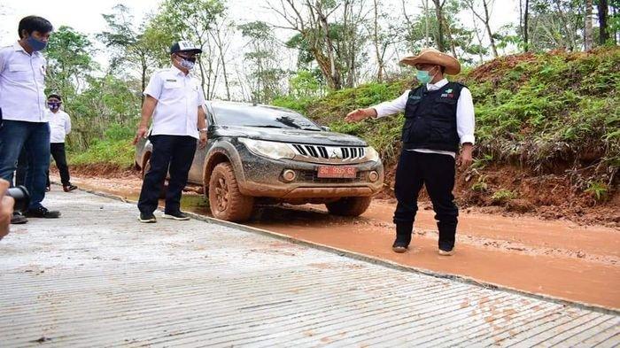 Bupati Musirawas Tinjau Progres Pembangunan Jalan SP 9 - Simpang Stasiun Jene