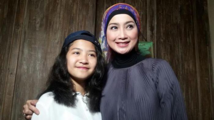 Kepada Putrinya, Desy Ratnasari Beri Pemahaman soal Paedofilia