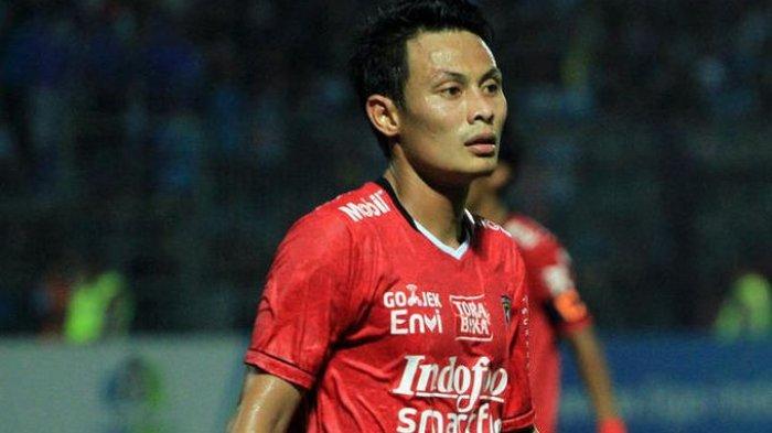 Dias Angga Putra berseragam Bali United.