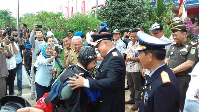 Setelah Manuver di Udara, Kadispora Landing Dengan Baik