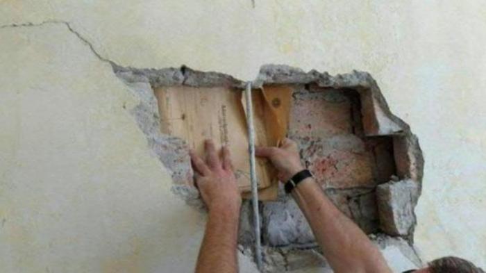 Dokumen Holocaust Ditemukan di Dinding Sebuah Apartemen di Budapest