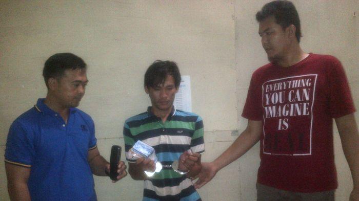 'Aku Terkejut Karena Dia Pernah Pesan Dengan Aku'