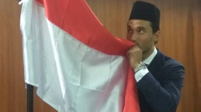 Resmi Jadi WNI, Ini yang Harus Dilakukan Ezra Walian untuk Timnas