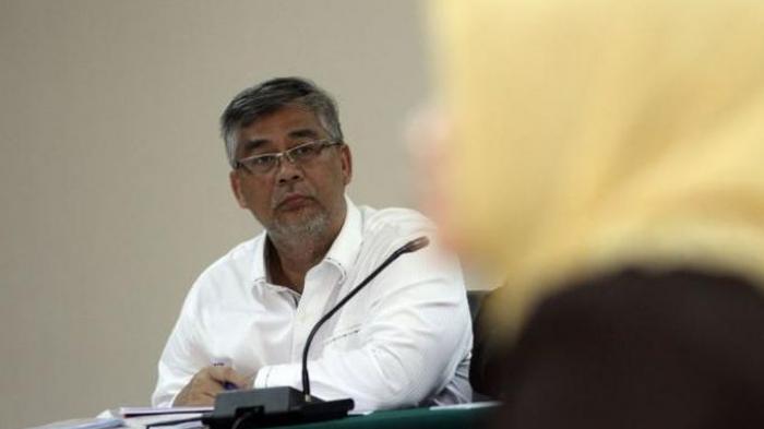 Tetap Dihukum Seumur Hidup, Akil Mochtar Hanya Bisa Pasrah