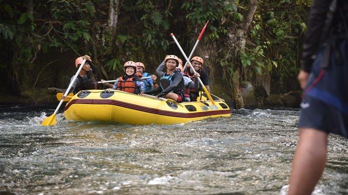 Fauziah Mawardi Yahya Main Arung Jeram, Nostalgia Masa Kecil yang Sering Berenang di Sungai BKB
