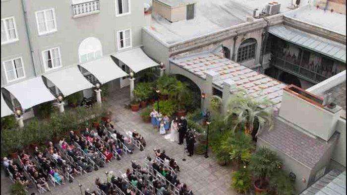 Foto ini Nampak Biasa, Tapi Setelah di Zoom, Ada Sesuatu Yang Aneh dan Bikin Merinding