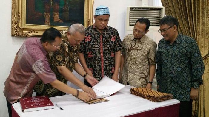 Sinar Mas Bersama Pemprov dan Polda Sumsel Gelar Bazar Minyak Goreng Murah di 4 Lokasi