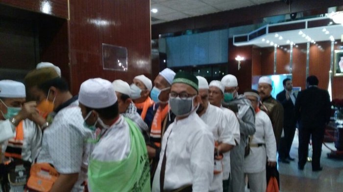 BREAKING NEWS : Jemaah Asal Afrika Mulai Padati Hotel, Petugas Himbau Jemaah Persiapkan APD