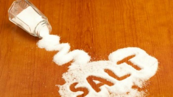 Cara Mudah Kurangi Garam di Makanan