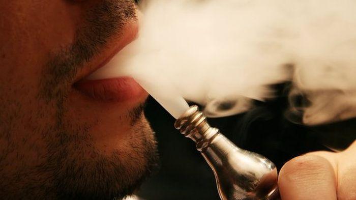 Siapa Bilang Menghisap Shisha Lebih Aman? Ini Bukti Efek Buruknya
